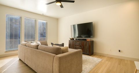 Tiny photo for 867 FARMINGTON XING, Farmington, UT 84025 (MLS # 2142266)