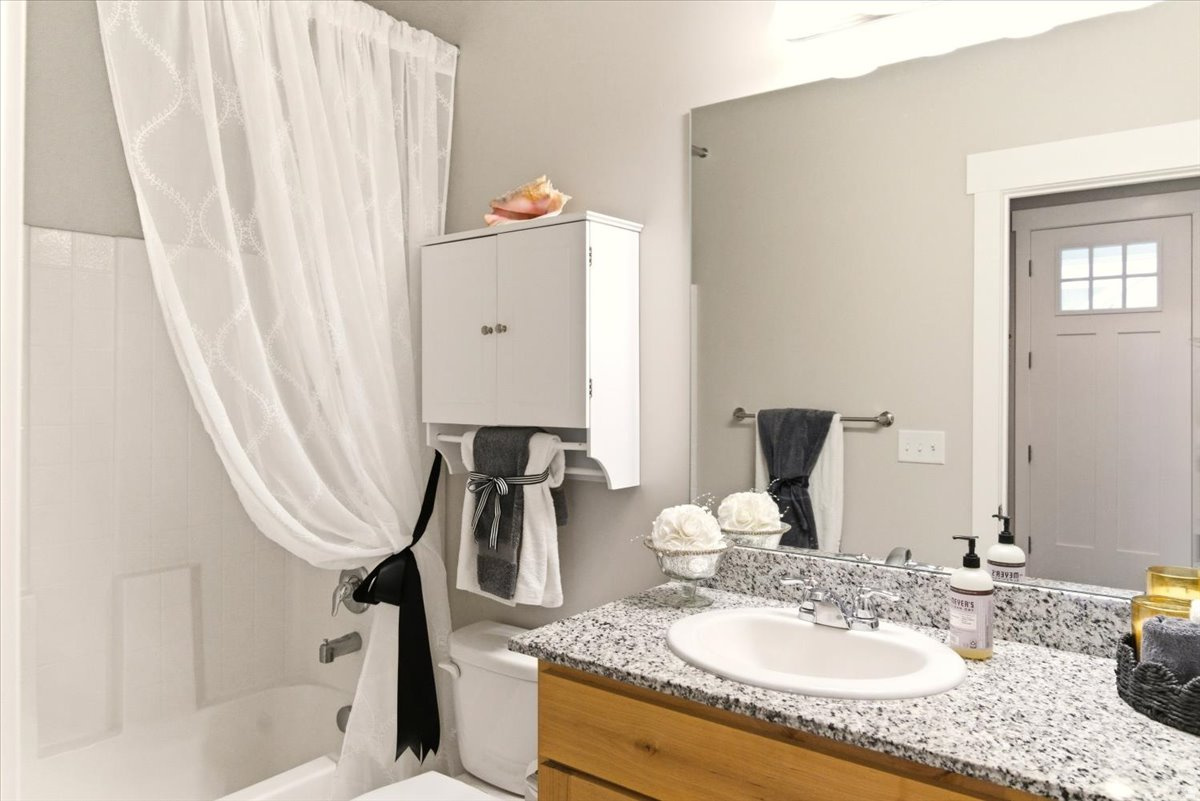 ANNIES ACRES - Residential