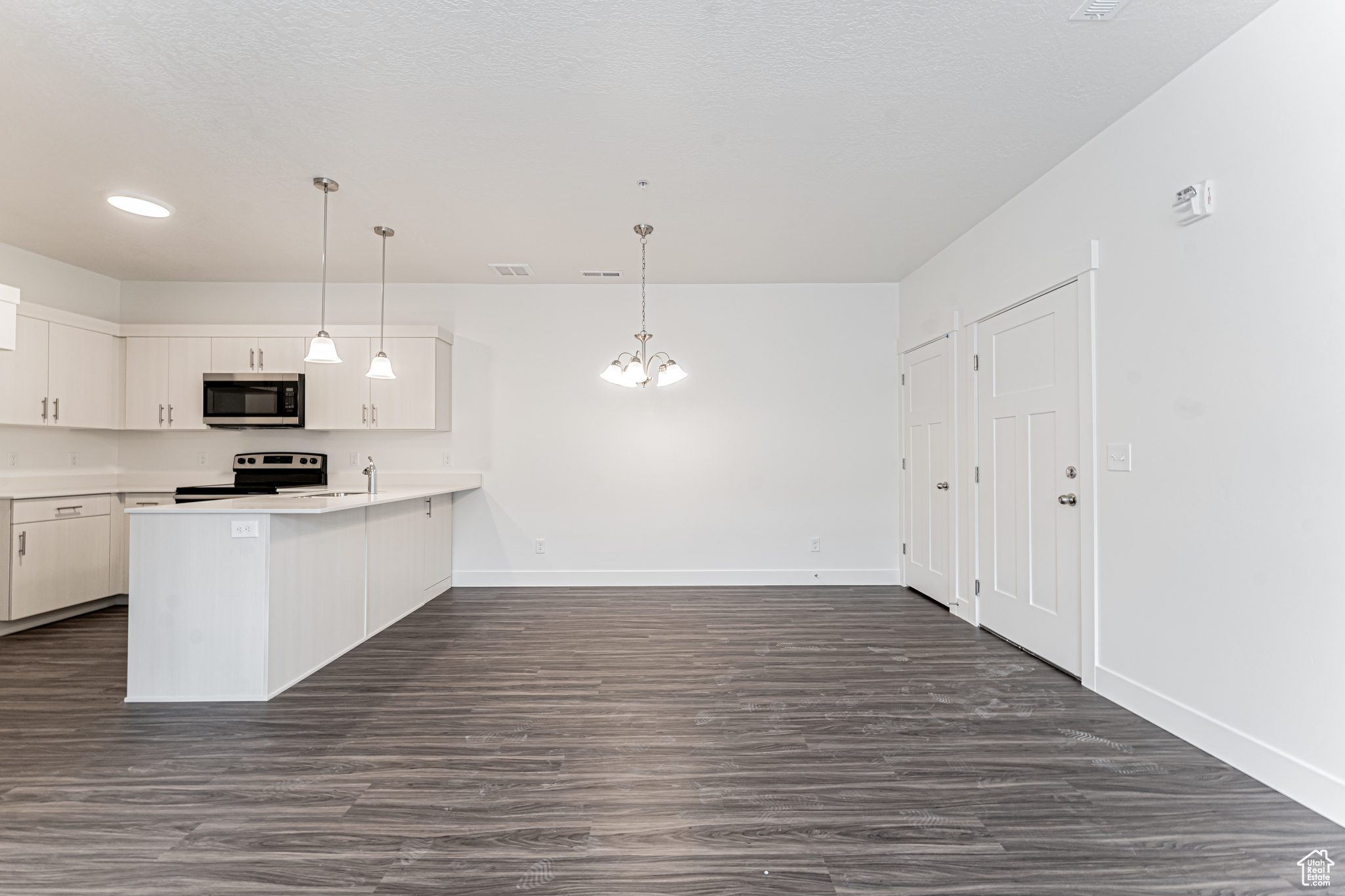 MOUNTAIN RIDGE - Residential