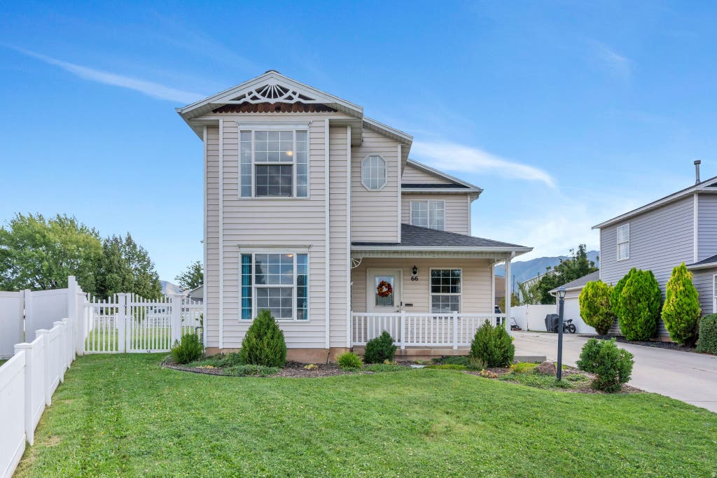 Photo of 66 N 710 W, Spanish Fork, UT 84660 (MLS # 2181001)