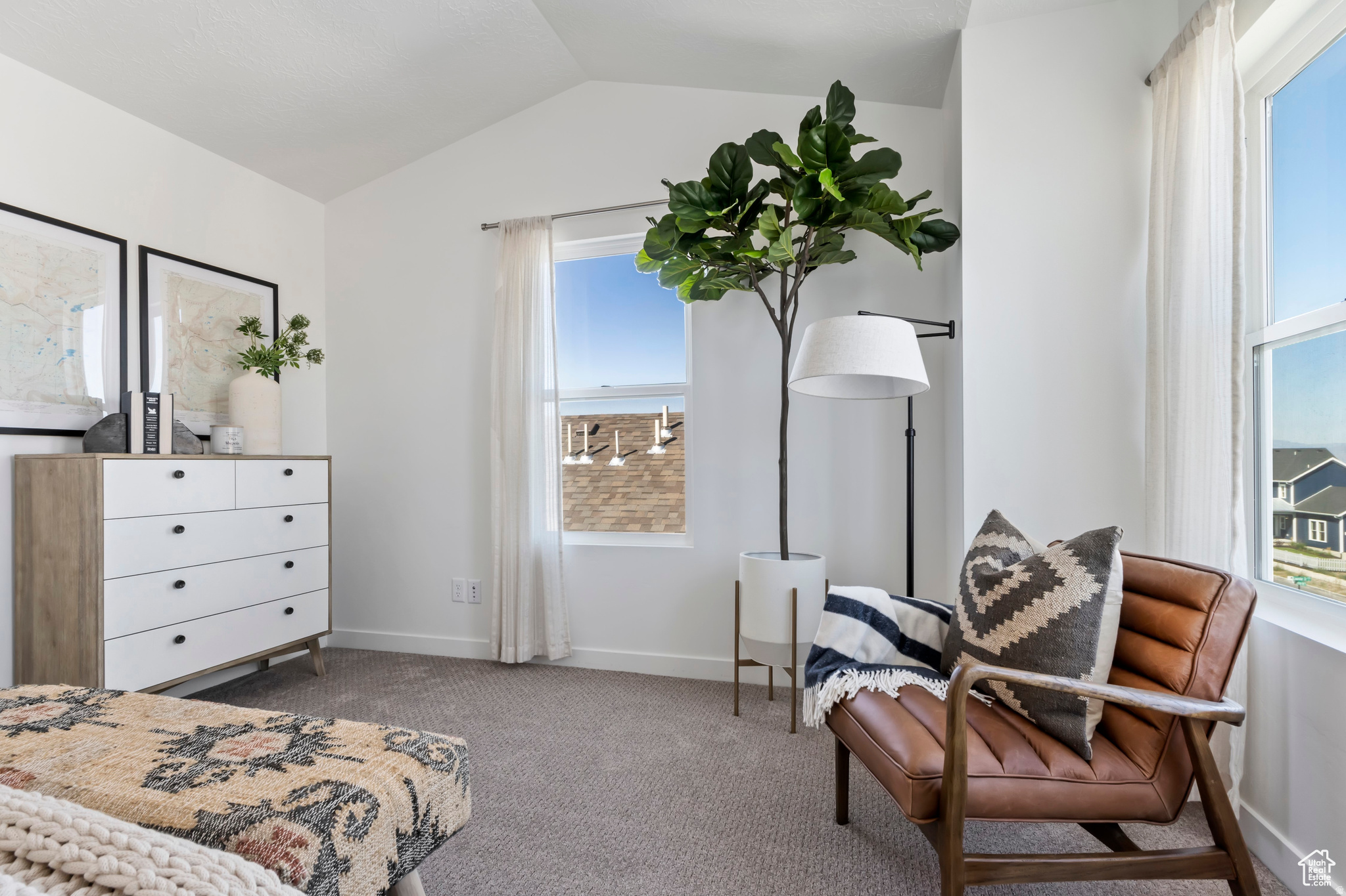 BEACON POINTE - Residential