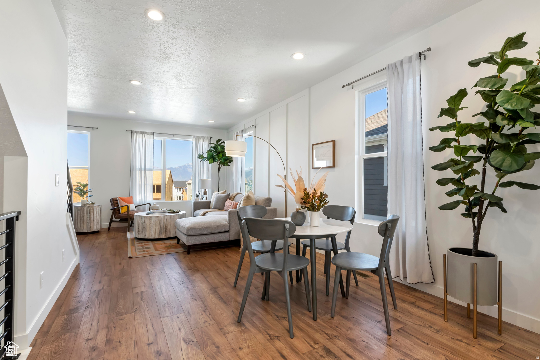 BEACON POINTE - Residential