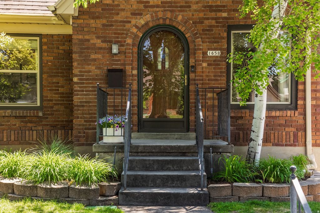 Photo of 1658 E HARRISON AVE S, Salt Lake City, UT 84105 (MLS # 2157714)