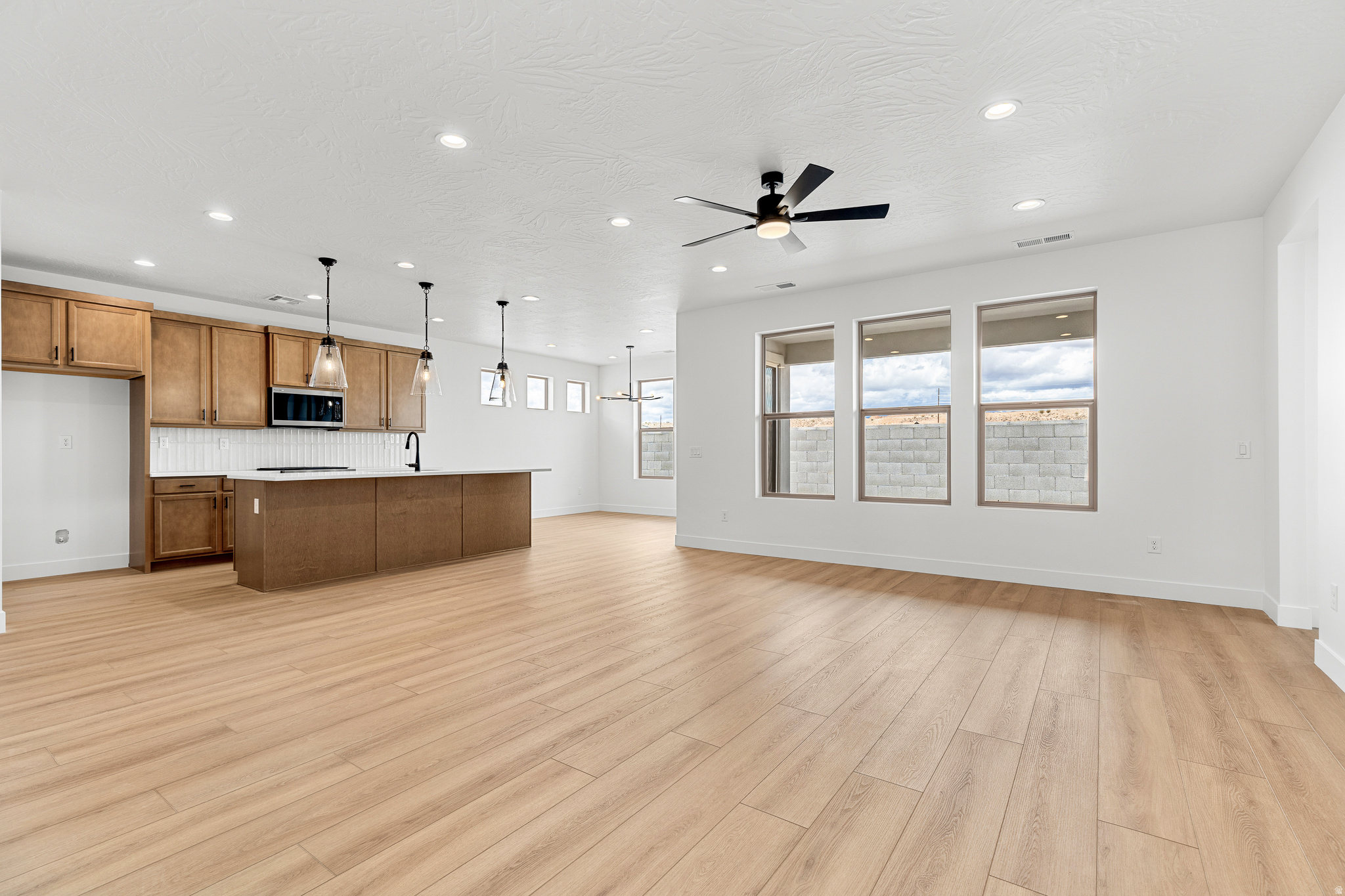 ROSALIA RIDGE AT DIVARIO - Residential