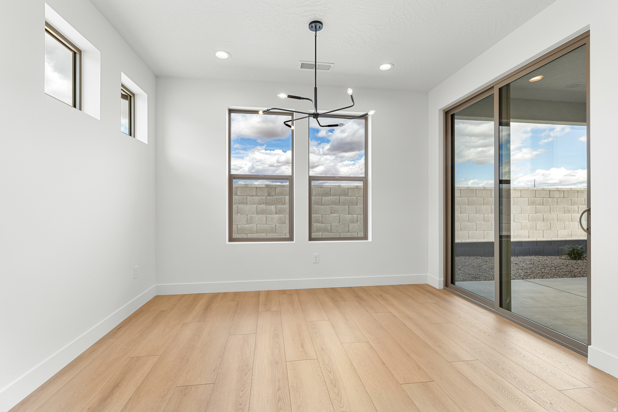 ROSALIA RIDGE AT DIVARIO - Residential