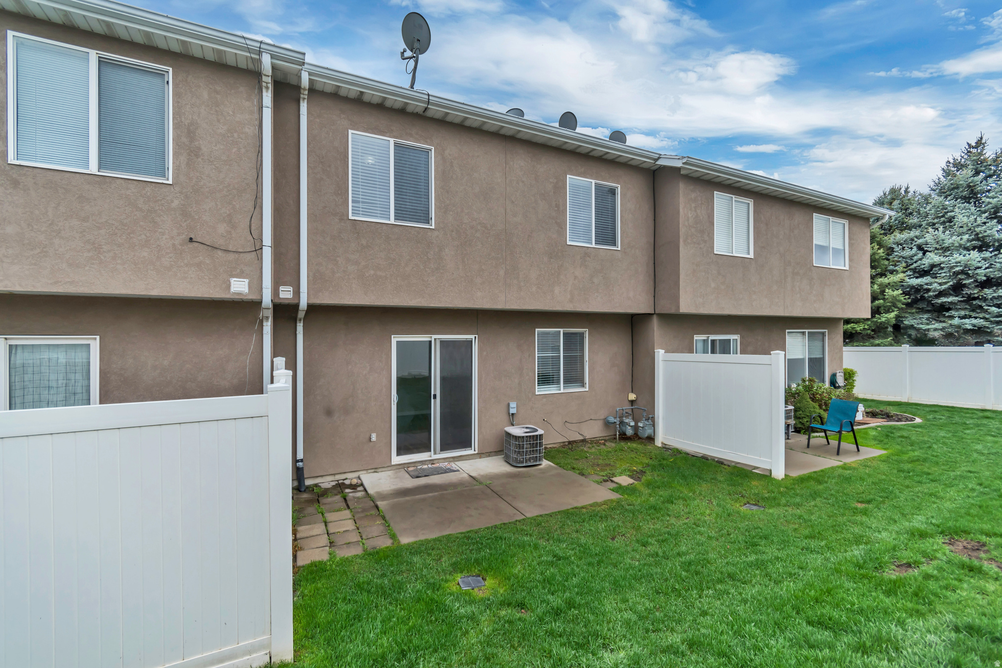 COLONIAL SPRINGS - Residential