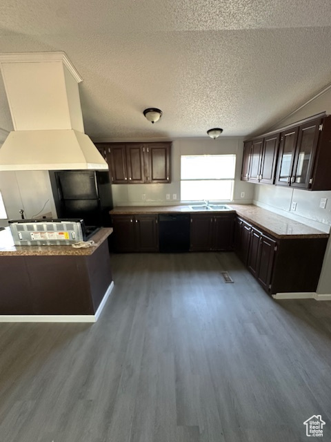 MILE HIGH VILLAGE - Residential