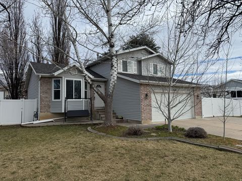 Tiny photo for 1317 S 150 E, Kaysville, UT 84037 (MLS # 2141872)