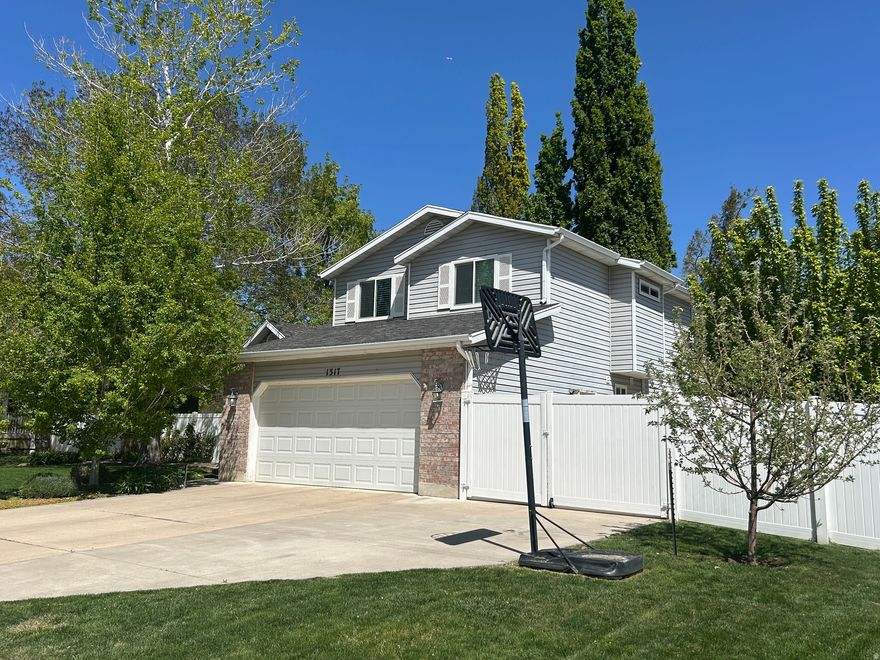 Priced To Sell.  Beautiful, peaceful cul-de-sac neighborhood in Kaysville.  Large windows which fill the room with lots of light two tone paint.  West facing home with extra RV parking, a shed for storage with work bench and a garden spot.  New furnace and Air Conditioner, new water softener, and updated windows.  Roof replaced in 2013.  Great schools.  Conveniently located near shopping and freeway access.  Open and functional layout makes this home a must see!