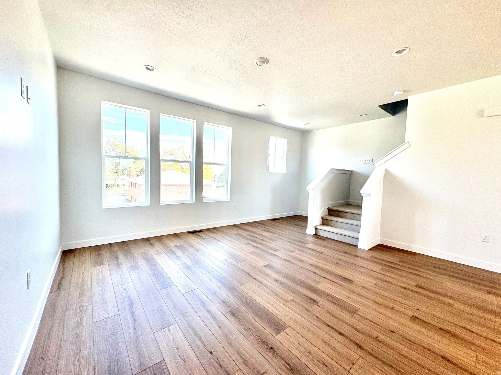 TOWNS ON MAIN - Residential