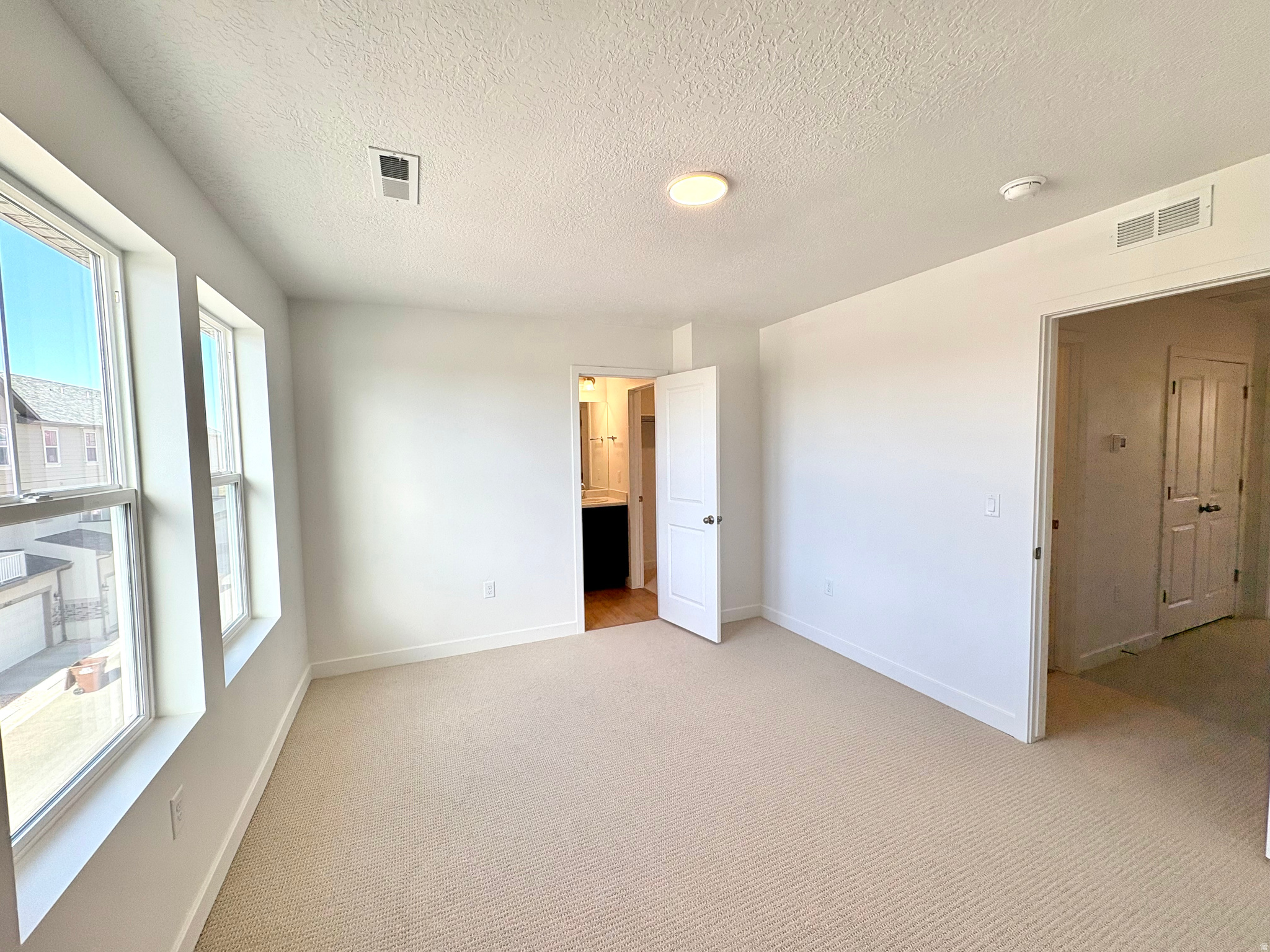 TOWNS ON MAIN - Residential