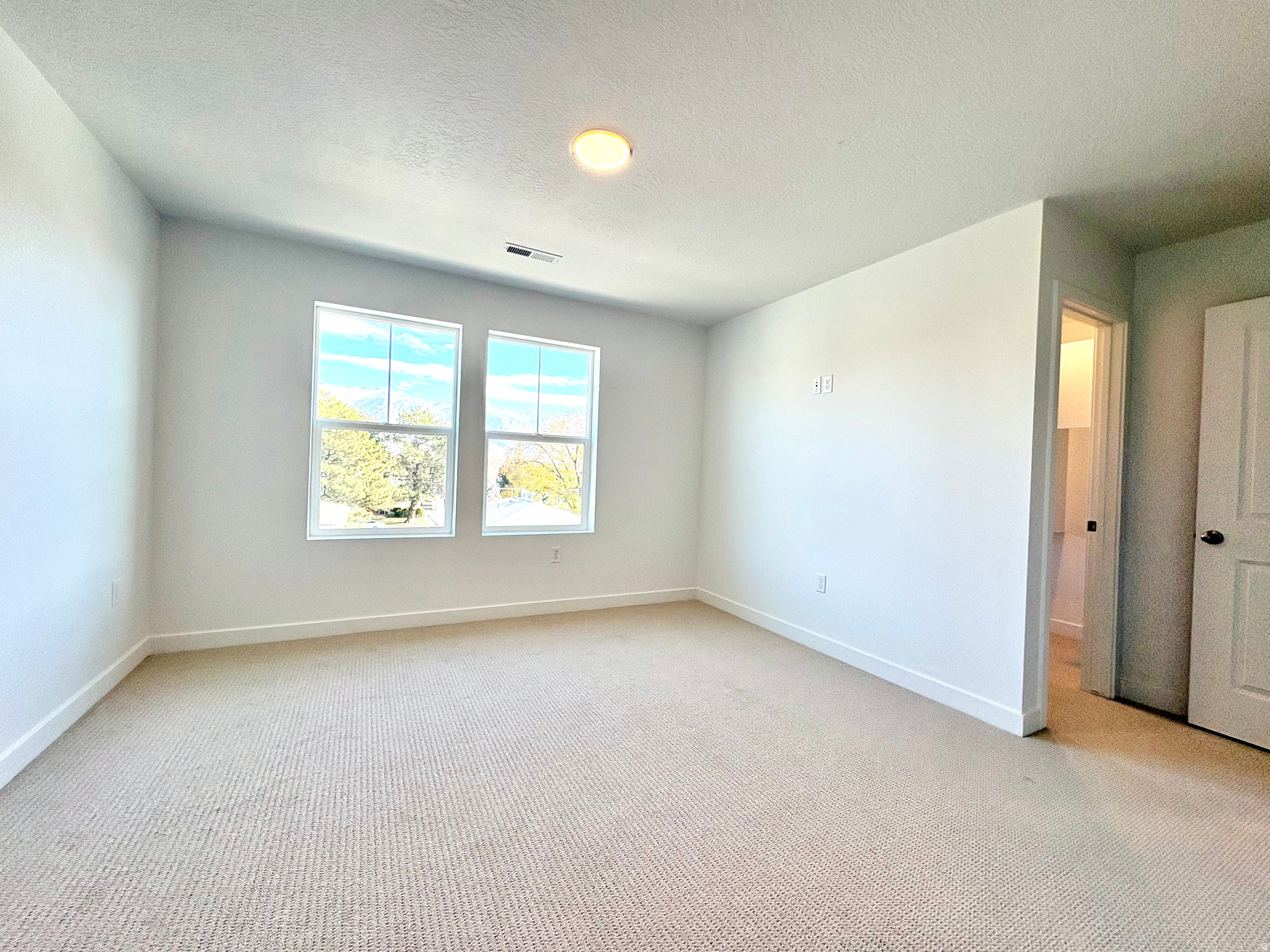 TOWNS ON MAIN - Residential