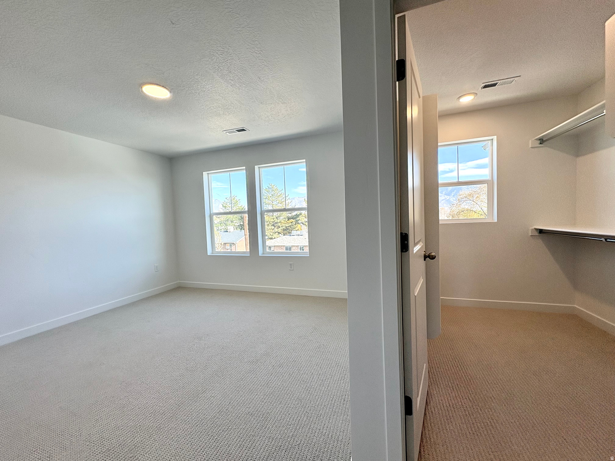 TOWNS ON MAIN - Residential