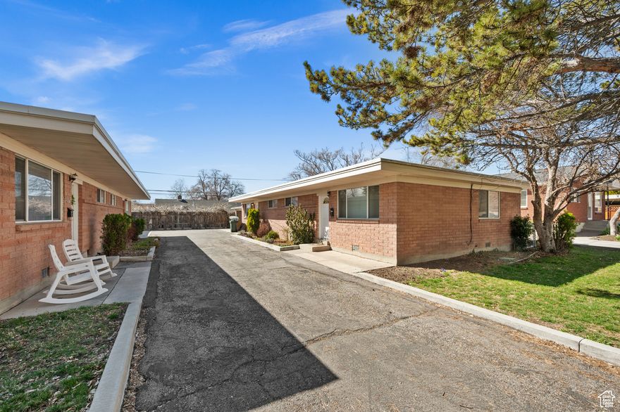 This wonderful pair of Duplex's is ready to be yours! These have been meticulously maintained by the current owner and rent out very quickly. This is a great opportunity to get a low maintenance property to add to your portfolio, or start your investment journey!  DO NOT DISTURB TENANTS  Property is available to be seen after an accepted offer, subject to inspection.