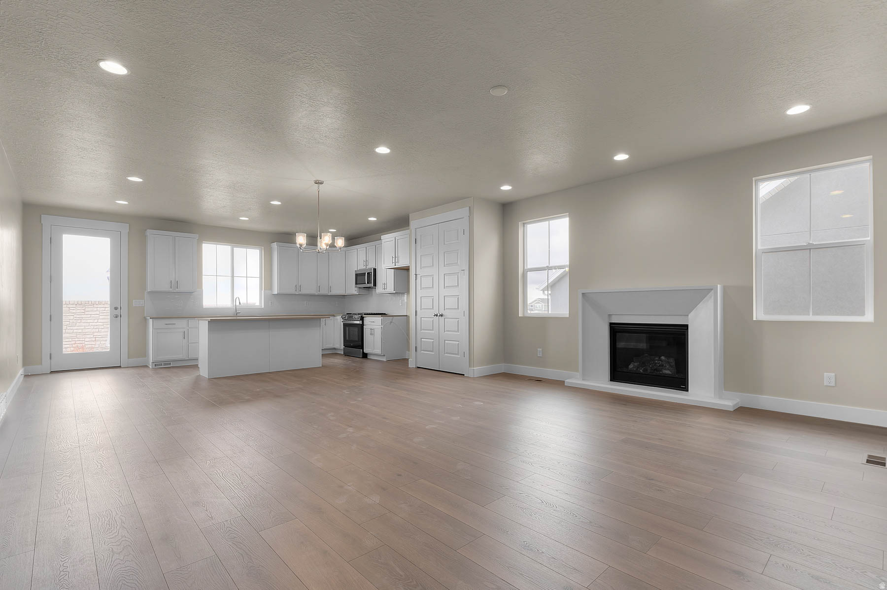 HIDDEN OAKS COLLECTION 604 - Residential