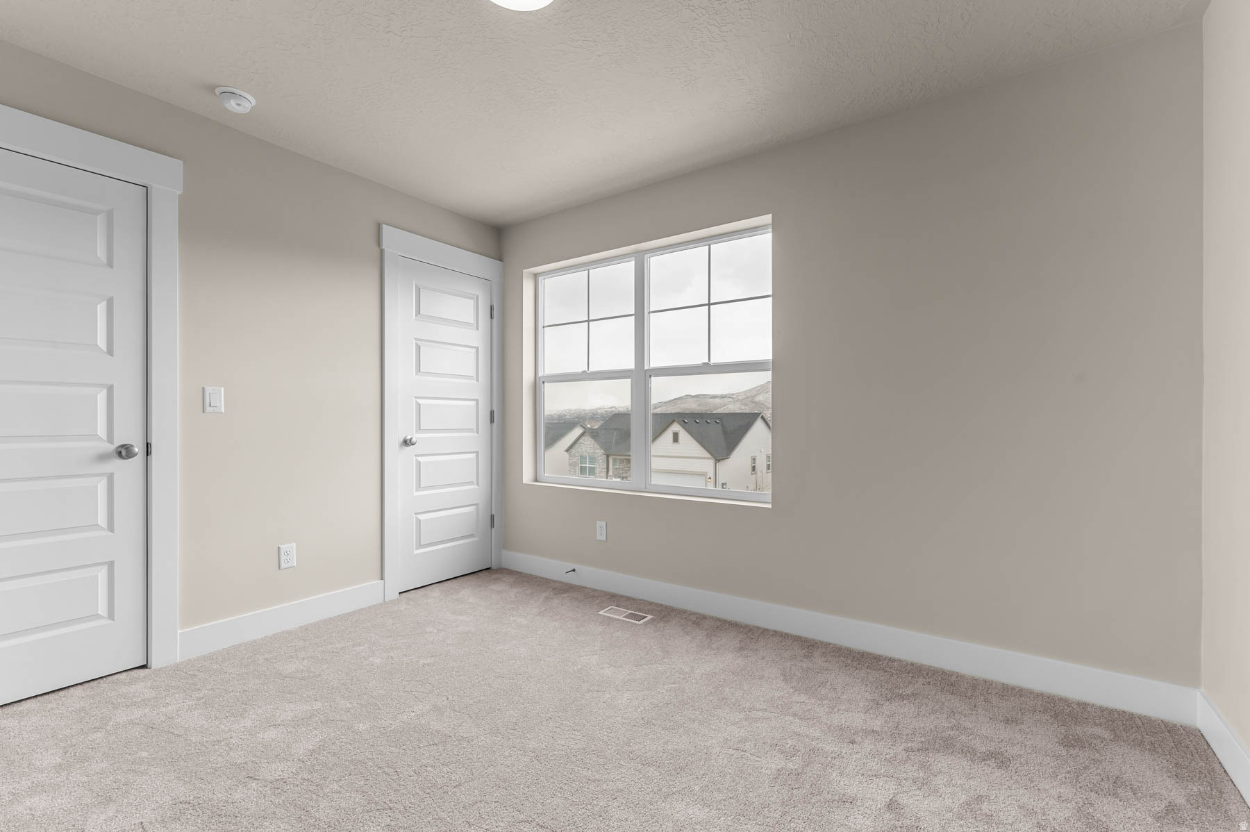 HIDDEN OAKS COLLECTION 604 - Residential