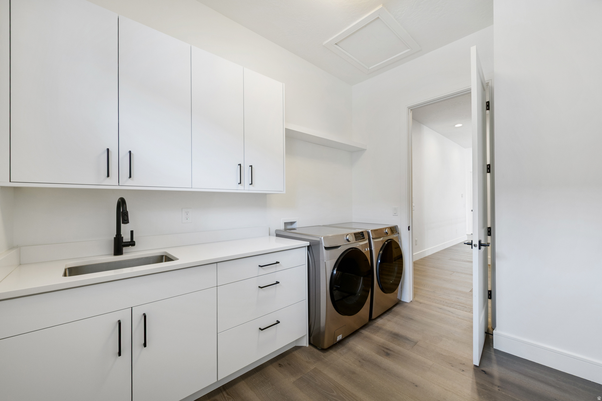 SIXTH STREET COTTAGES - Residential