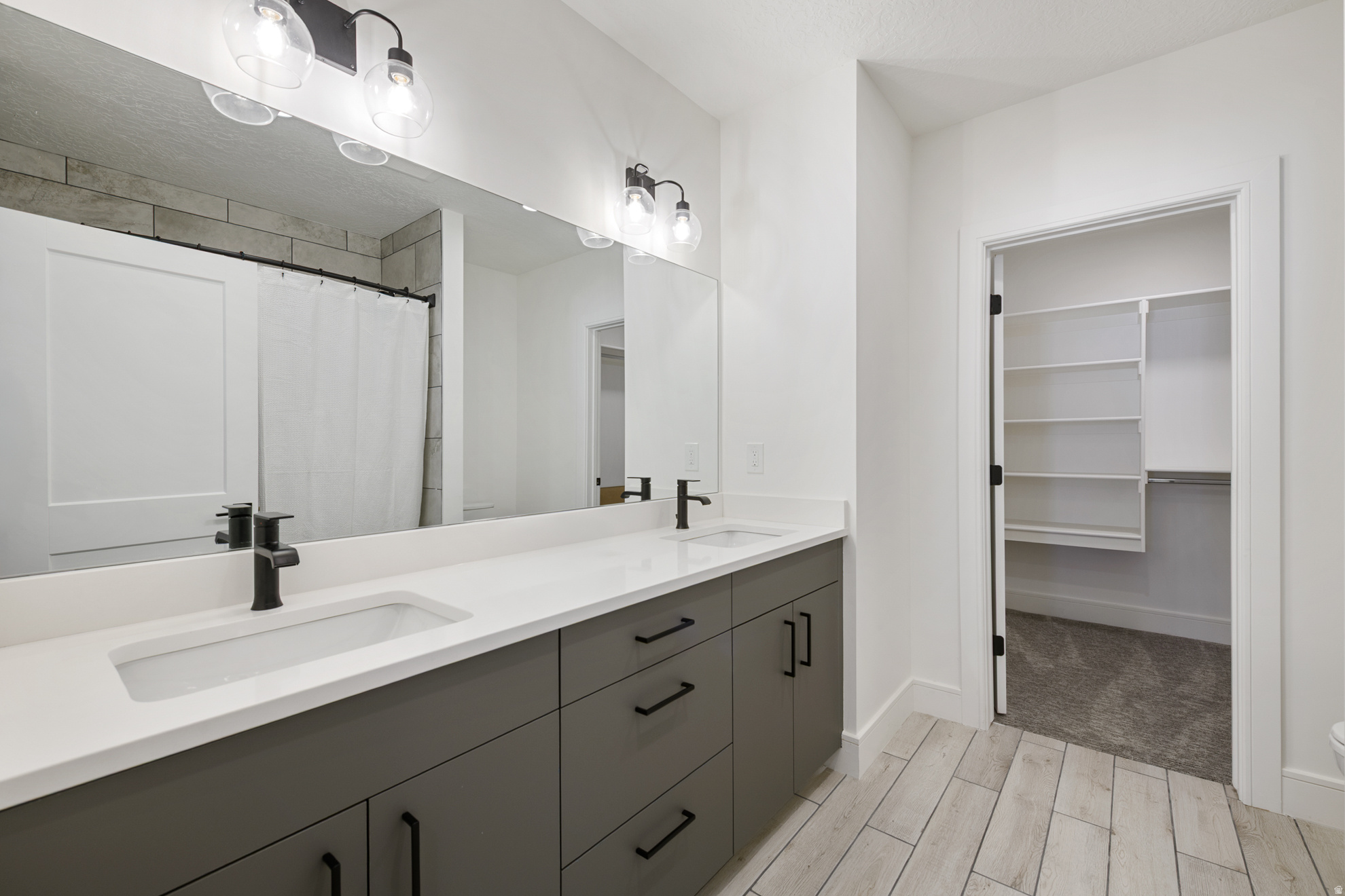 SIXTH STREET COTTAGES - Residential