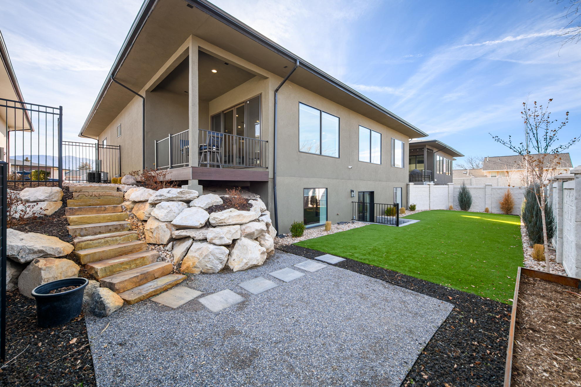 SIXTH STREET COTTAGES - Residential