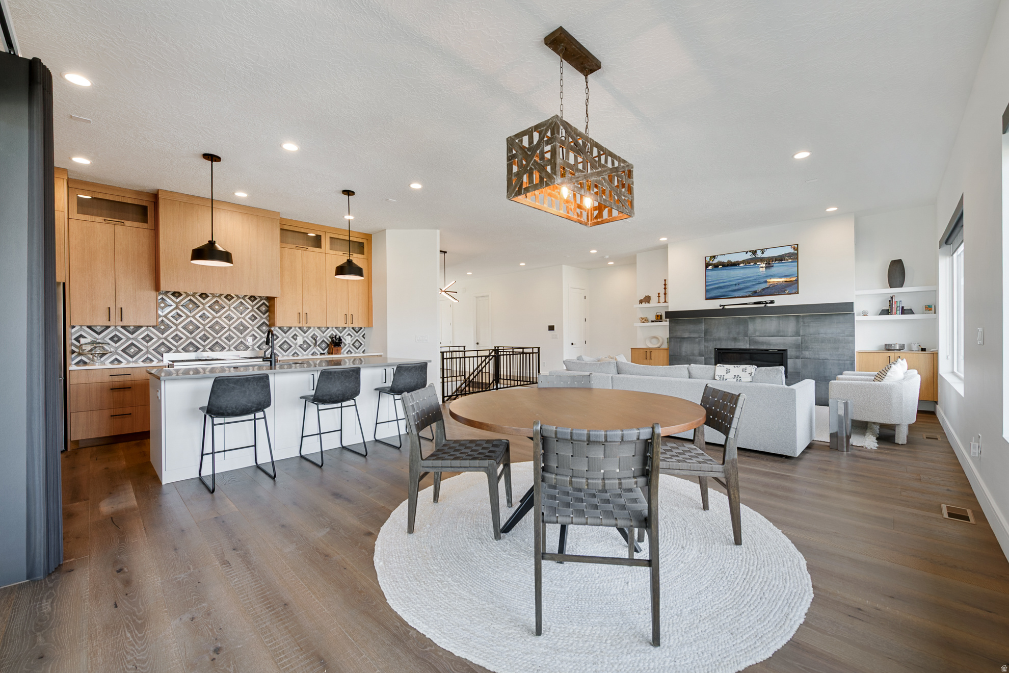 SIXTH STREET COTTAGES - Residential