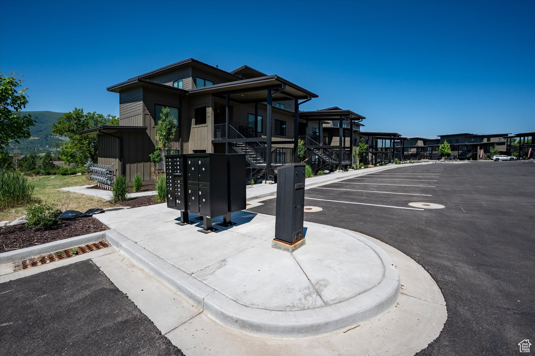 THE POINTE AT WOLF CREEK - Residential