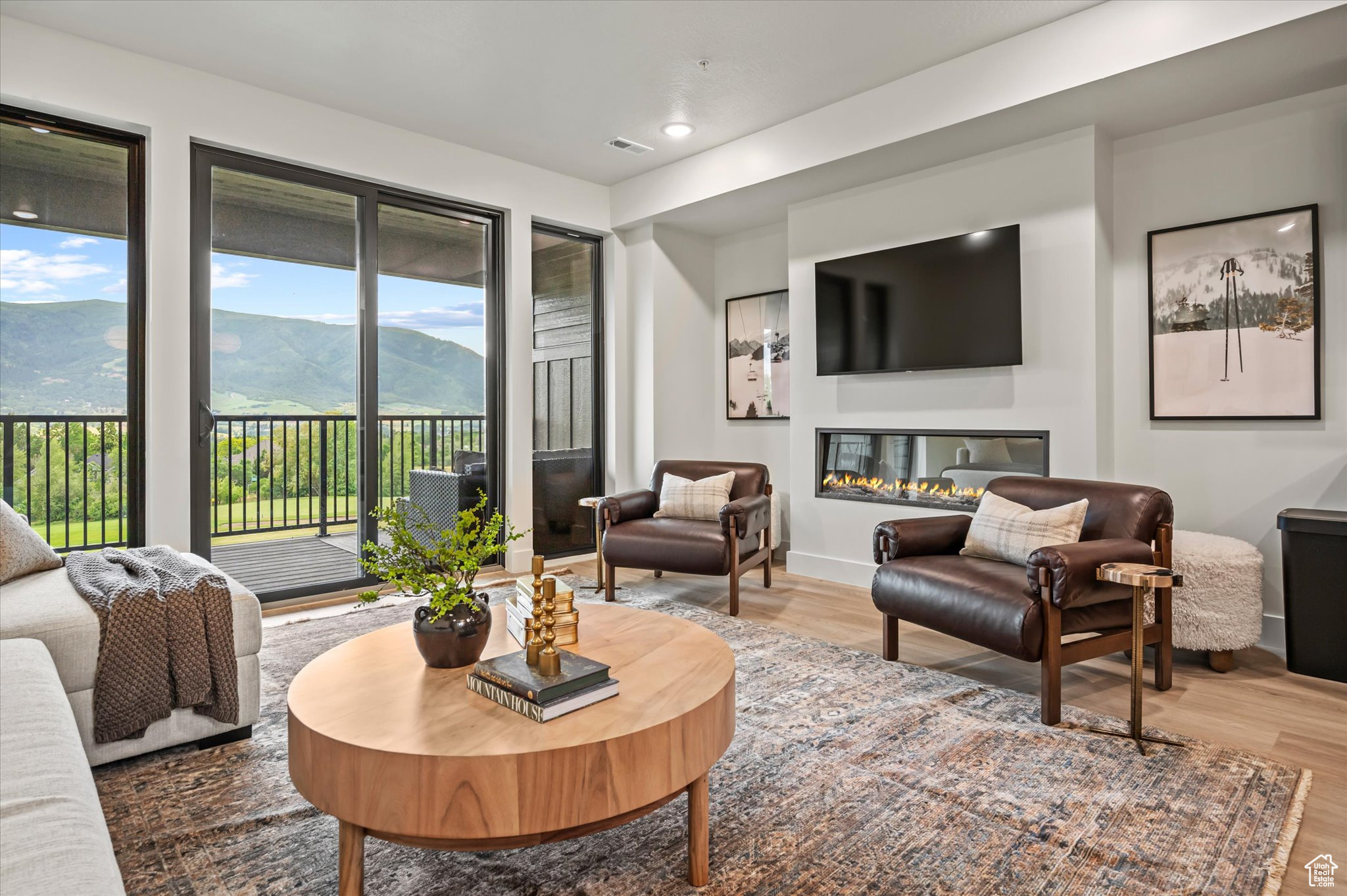 THE POINTE AT WOLF CREEK - Residential