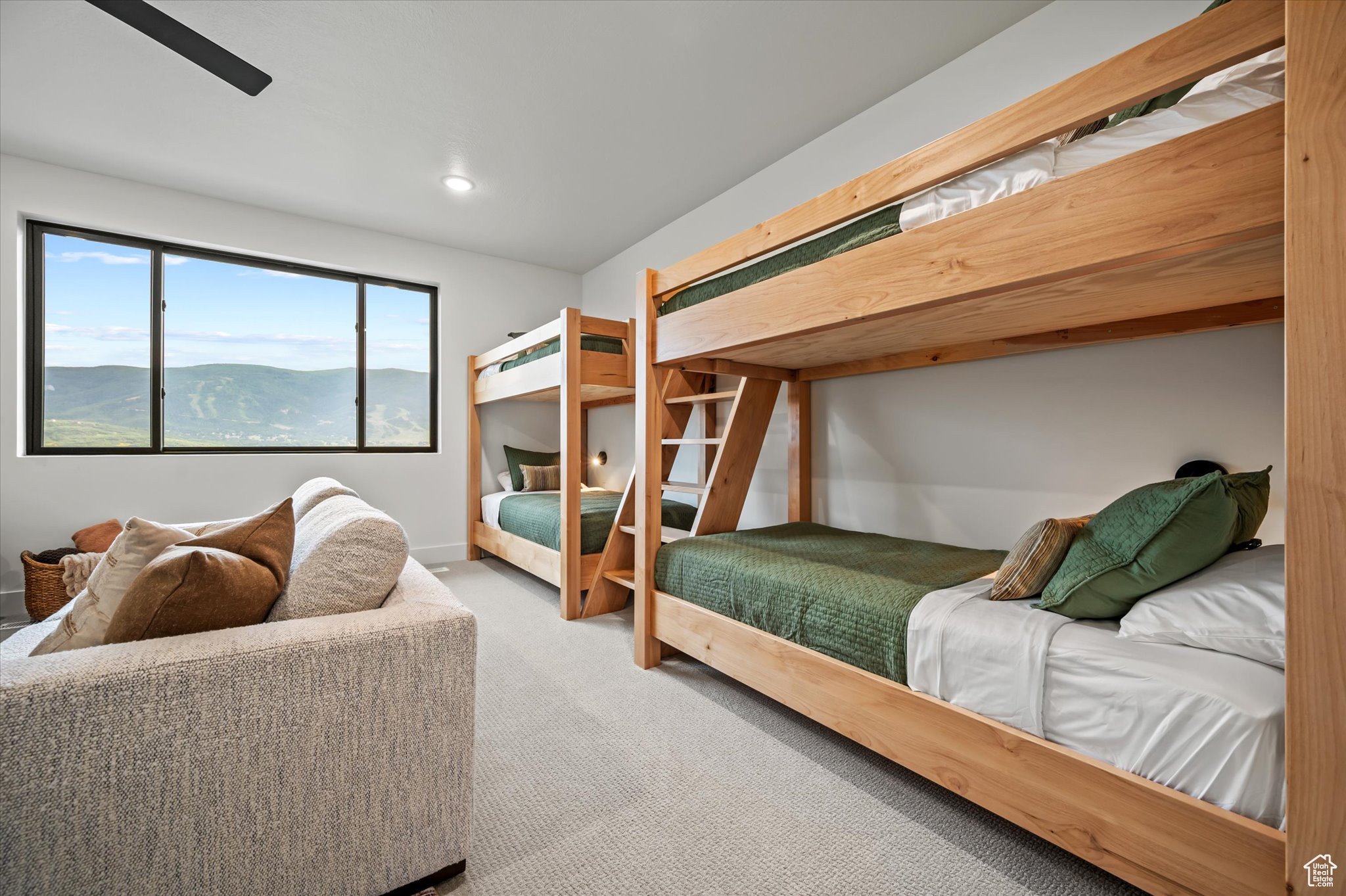 THE POINTE AT WOLF CREEK - Residential