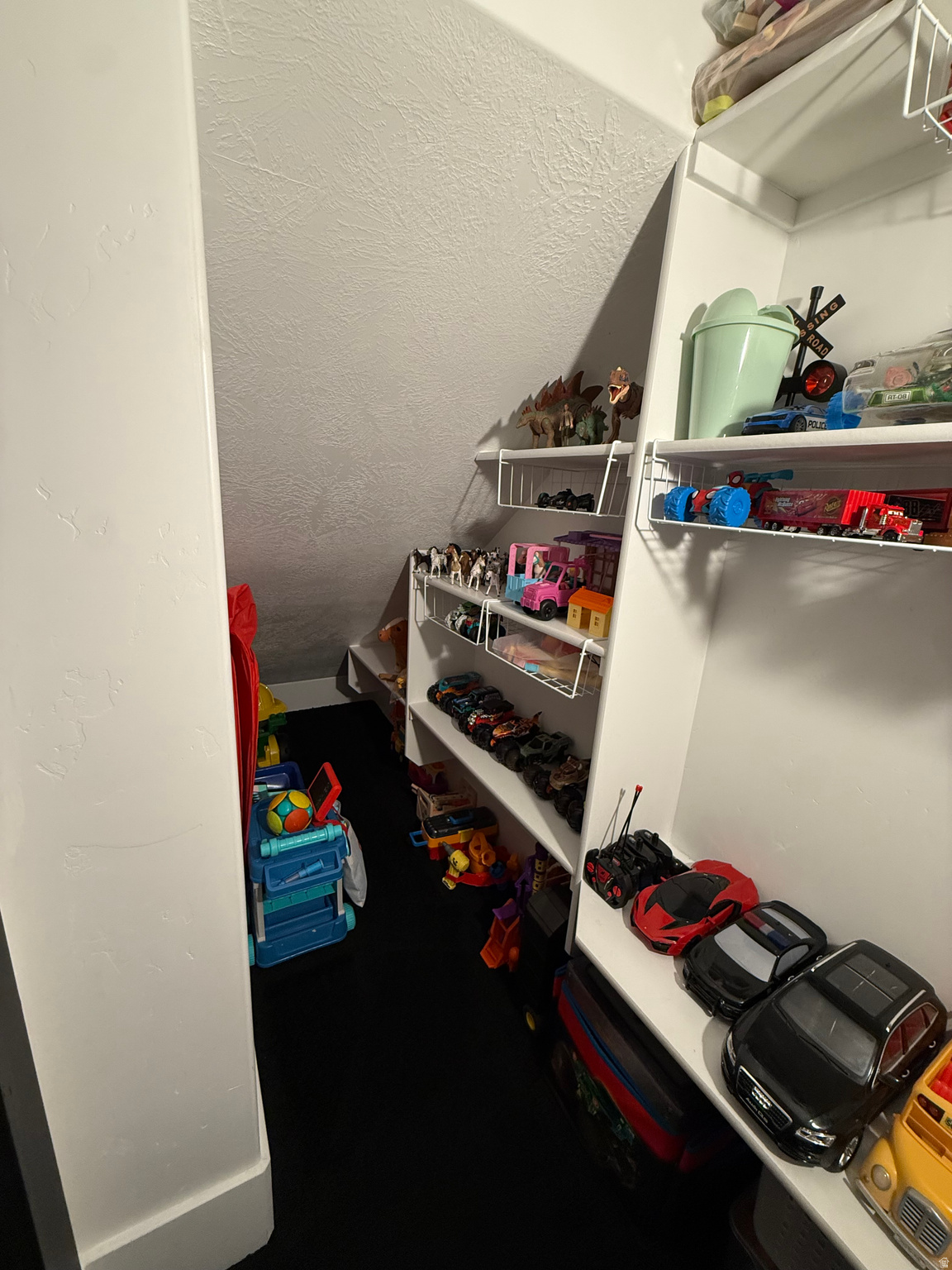 SOUTH HILLS - Residential