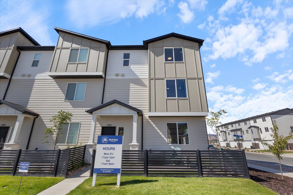 Photo of 1354 N 1360 E #28-109, Lehi, UT 84043 (MLS # 2142503)