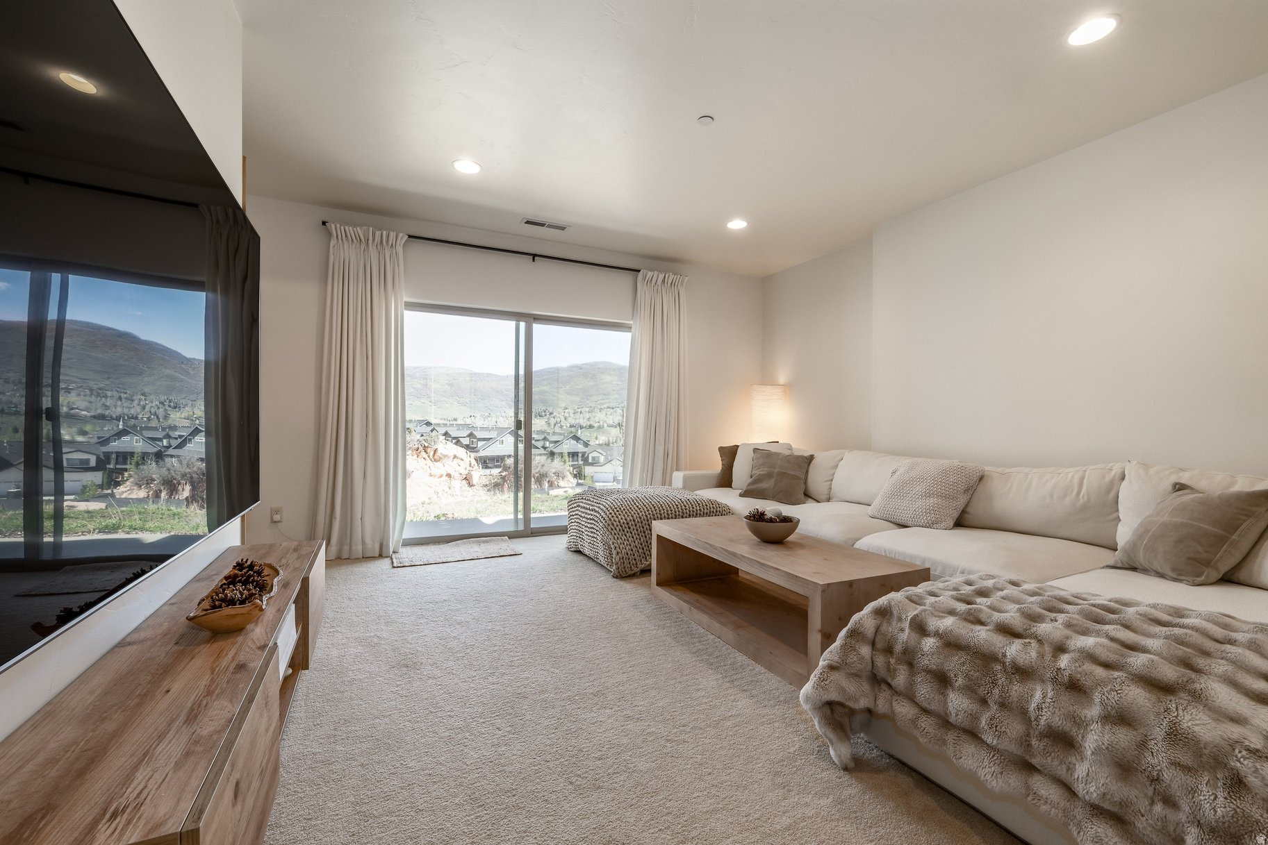 CEDAR RIDGE - Residential