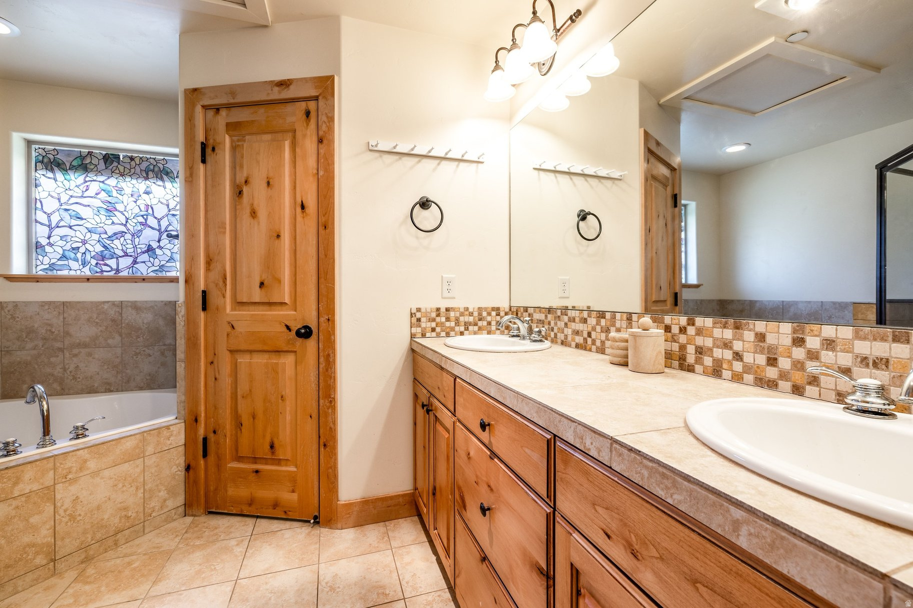 CEDAR RIDGE - Residential