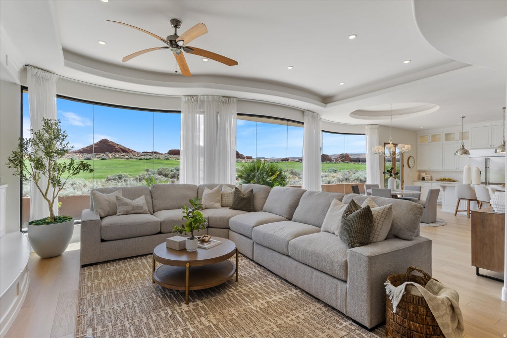 Photo of 3325 S RED ROCK WAY, Hurricane, UT 84737 (MLS # 2185960)