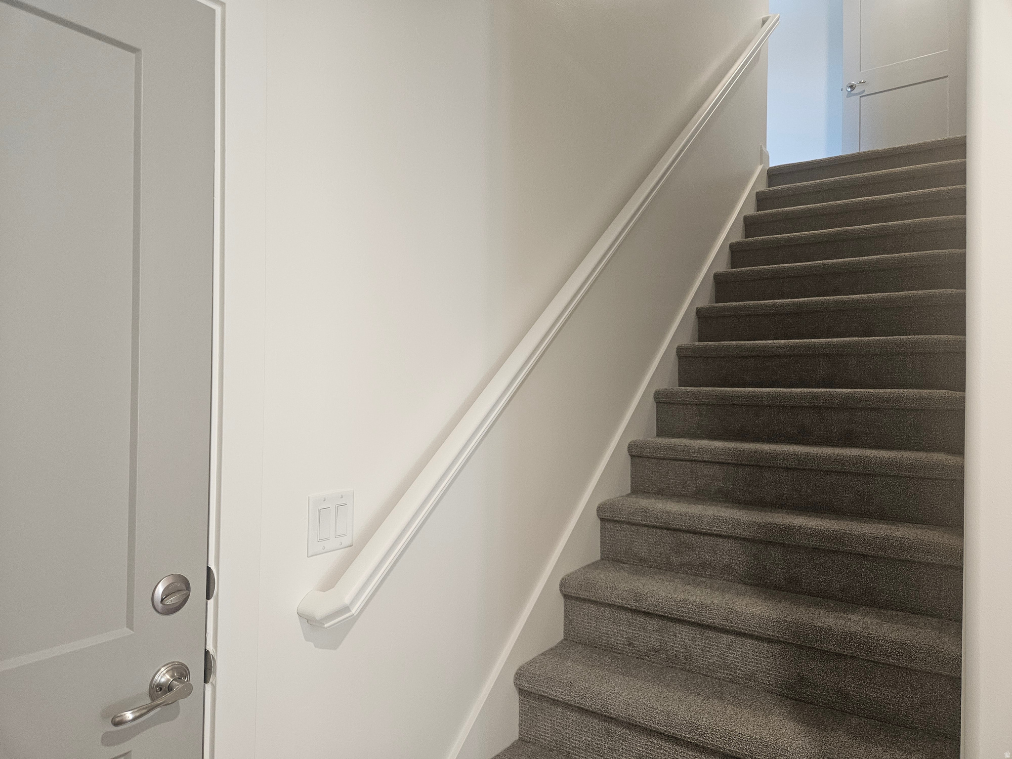 COUNTRY VIEW VILLAS - Residential