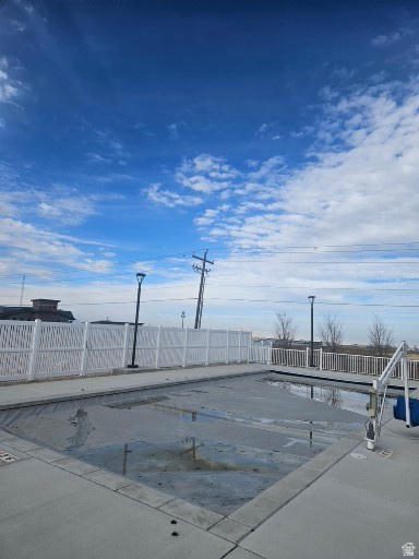 COUNTRY VIEW VILLAS - Residential