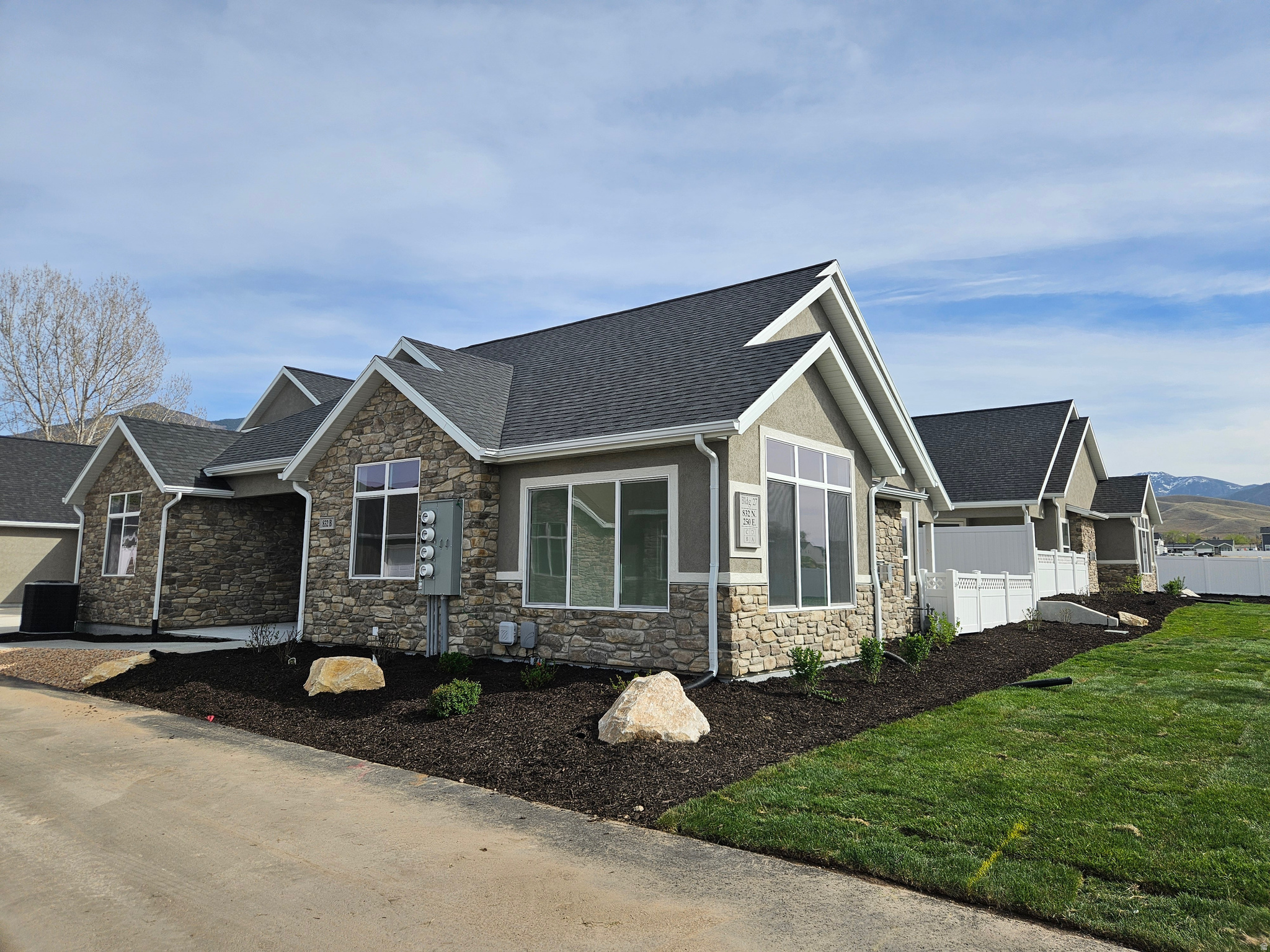 COUNTRY VIEW VILLAS - Residential