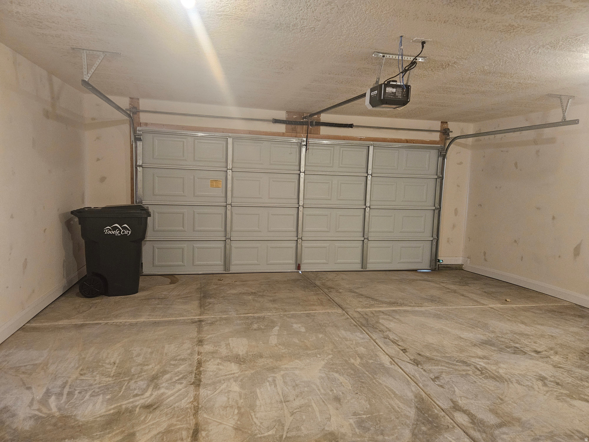 COUNTRY VIEW VILLAS - Residential