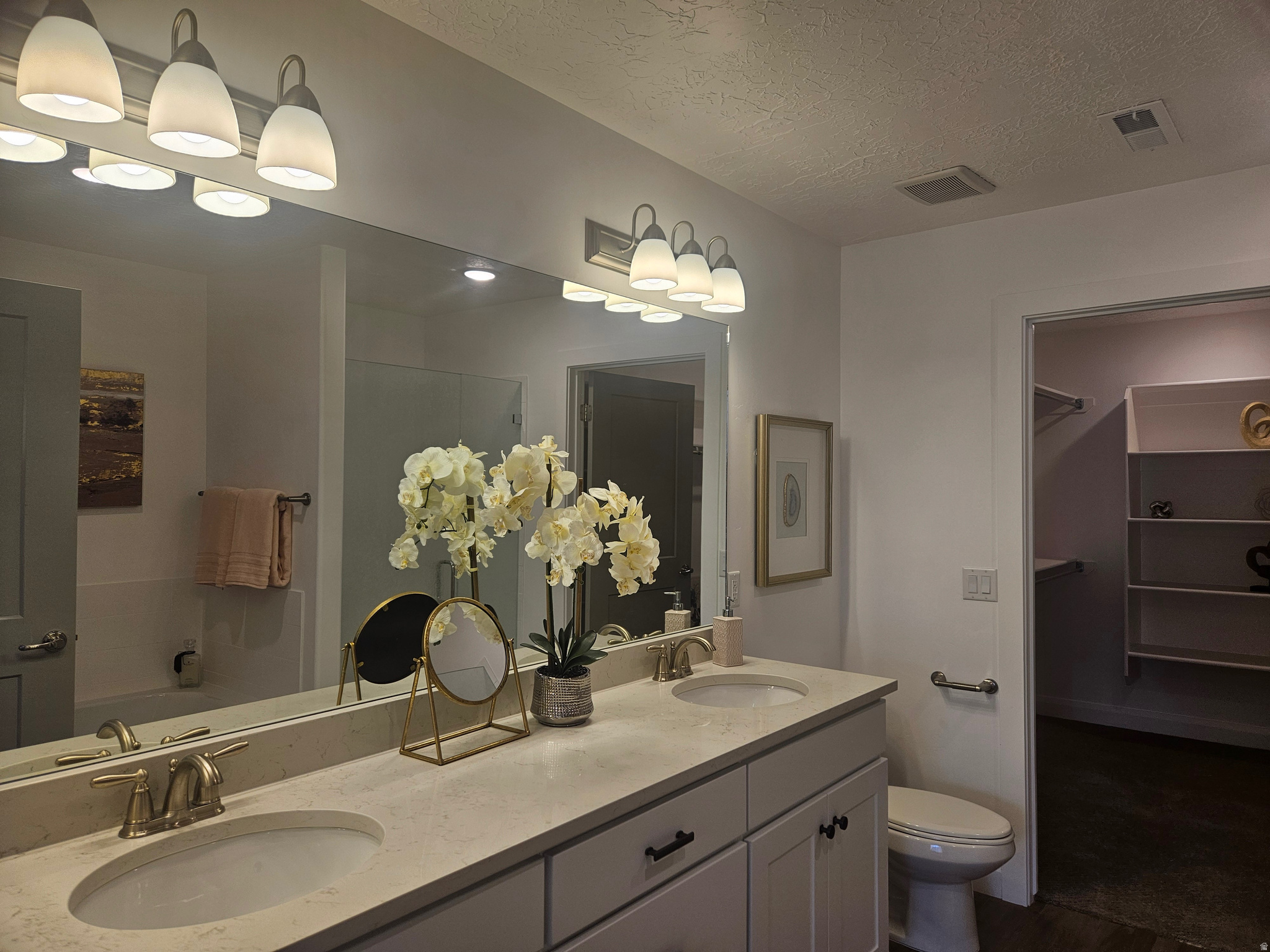 COUNTRY VIEW VILLAS - Residential