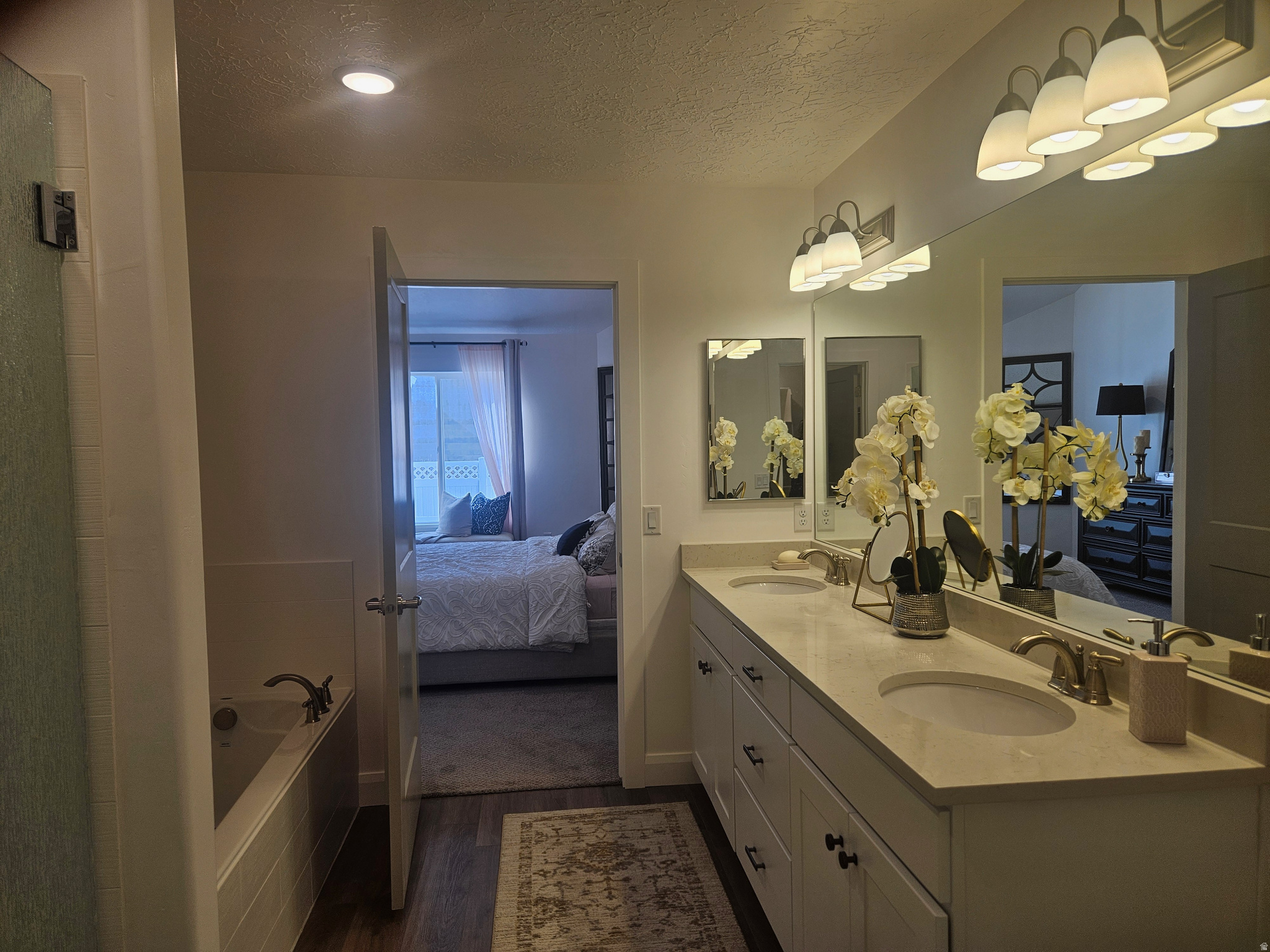 COUNTRY VIEW VILLAS - Residential