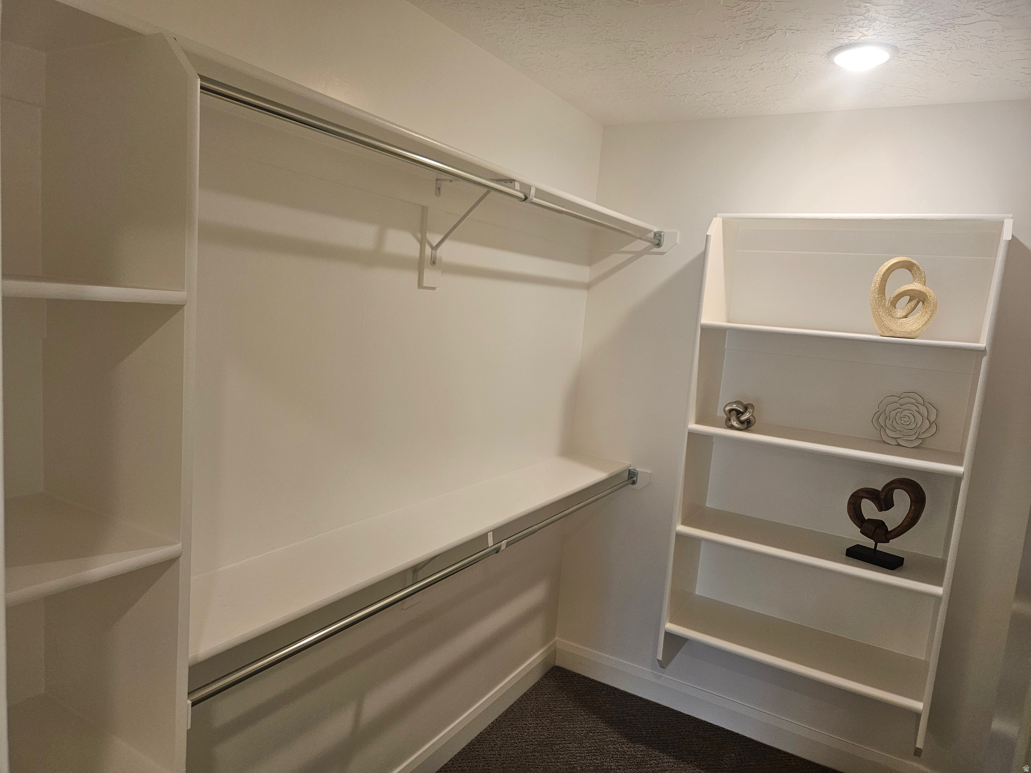 COUNTRY VIEW VILLAS - Residential