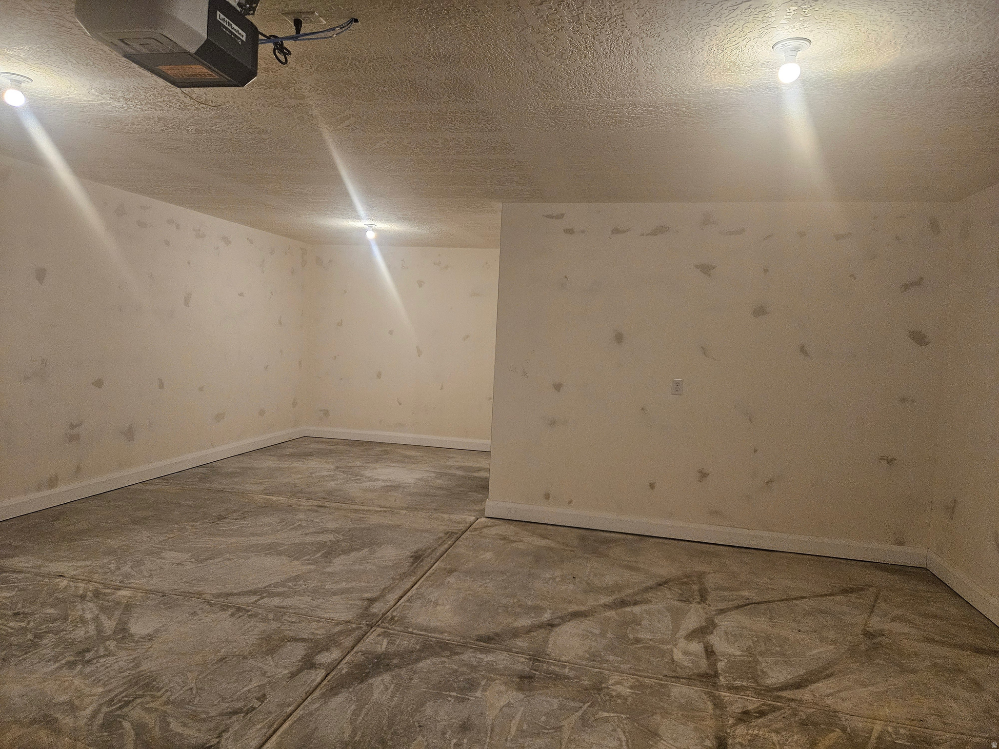 COUNTRY VIEW VILLAS - Residential