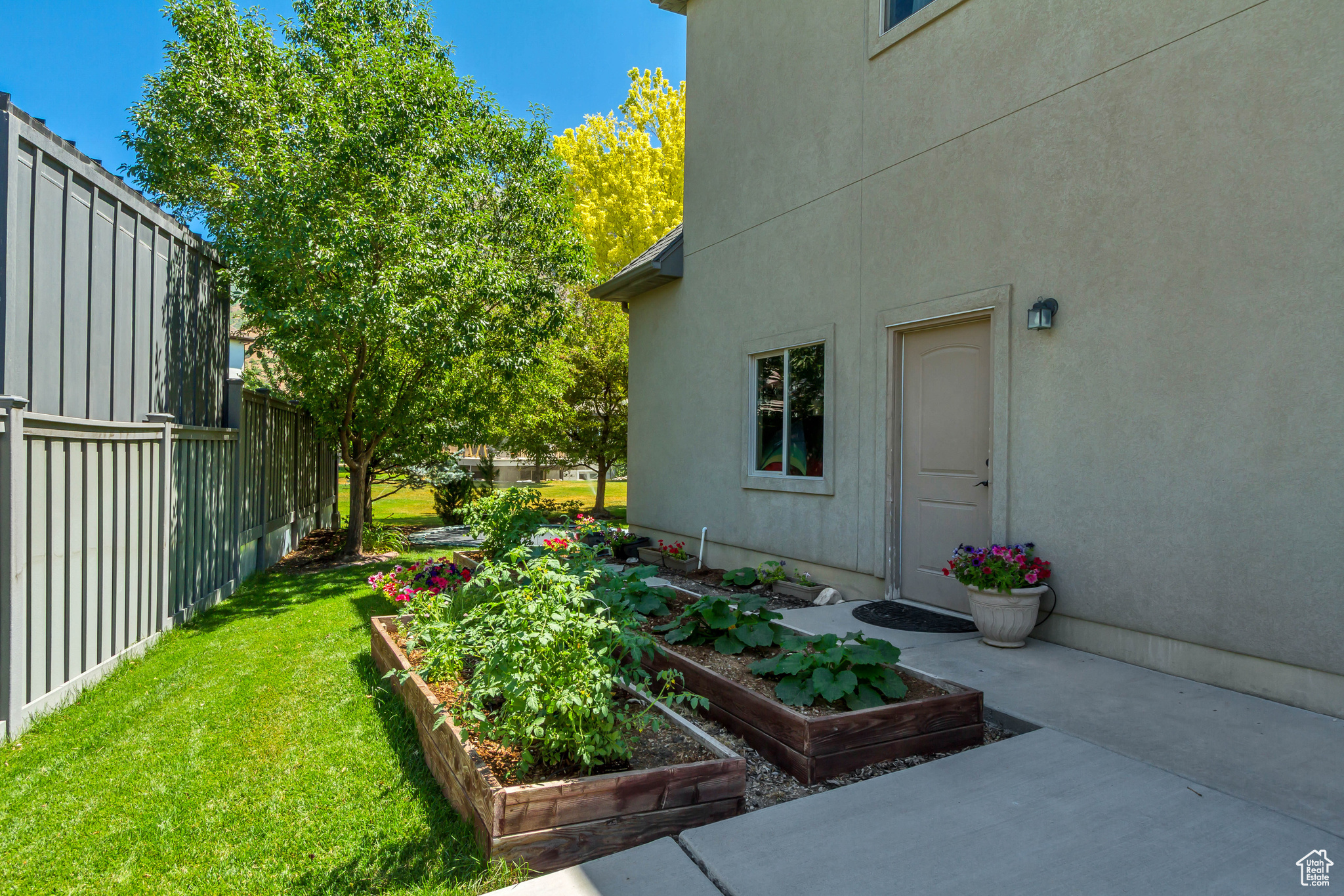 VIEW POINTE - Residential