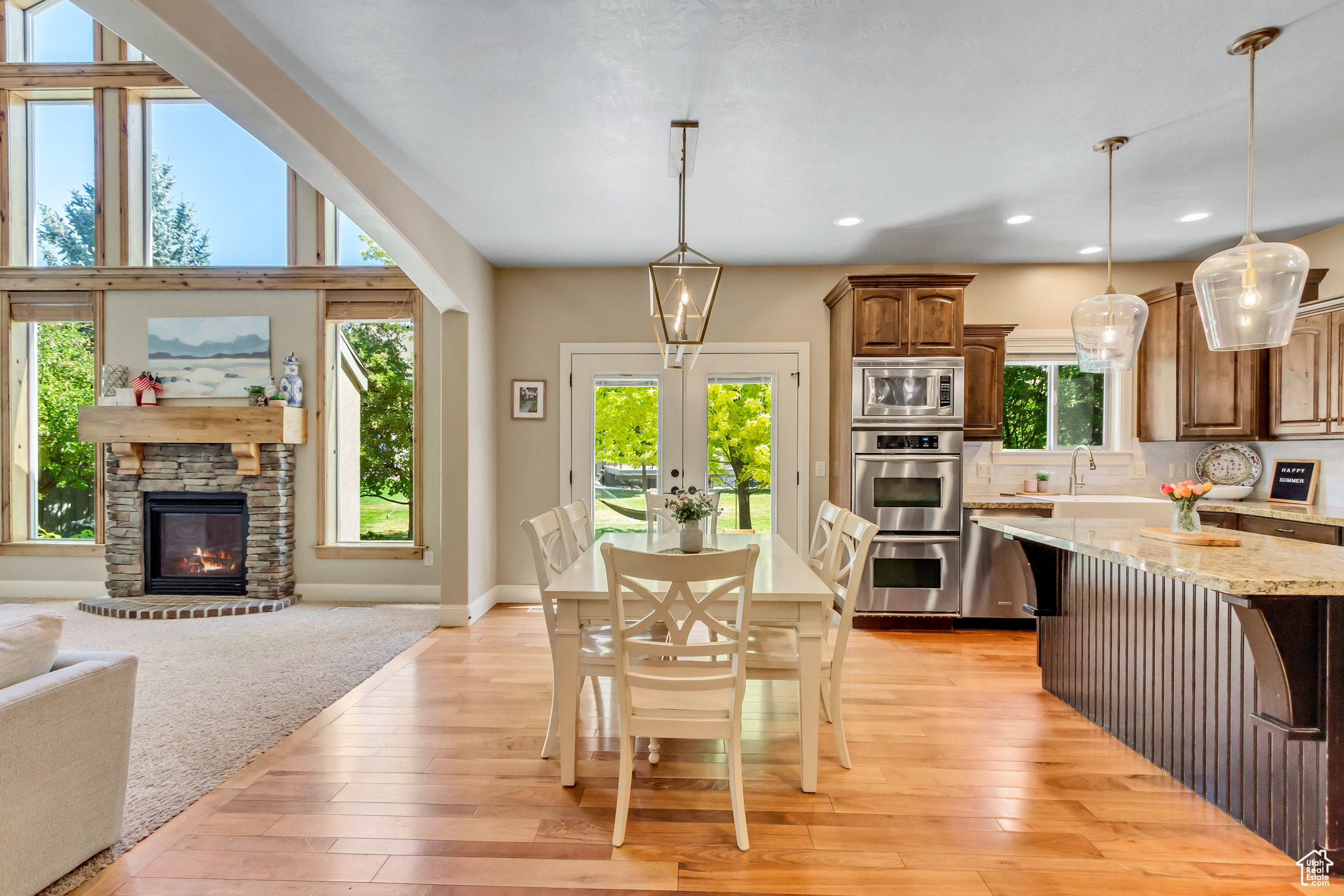VIEW POINTE - Residential