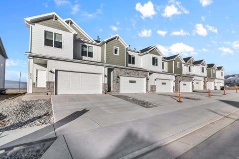 Townhouse For Sale - 743 W 725<br/> Smithfield, UT 84335