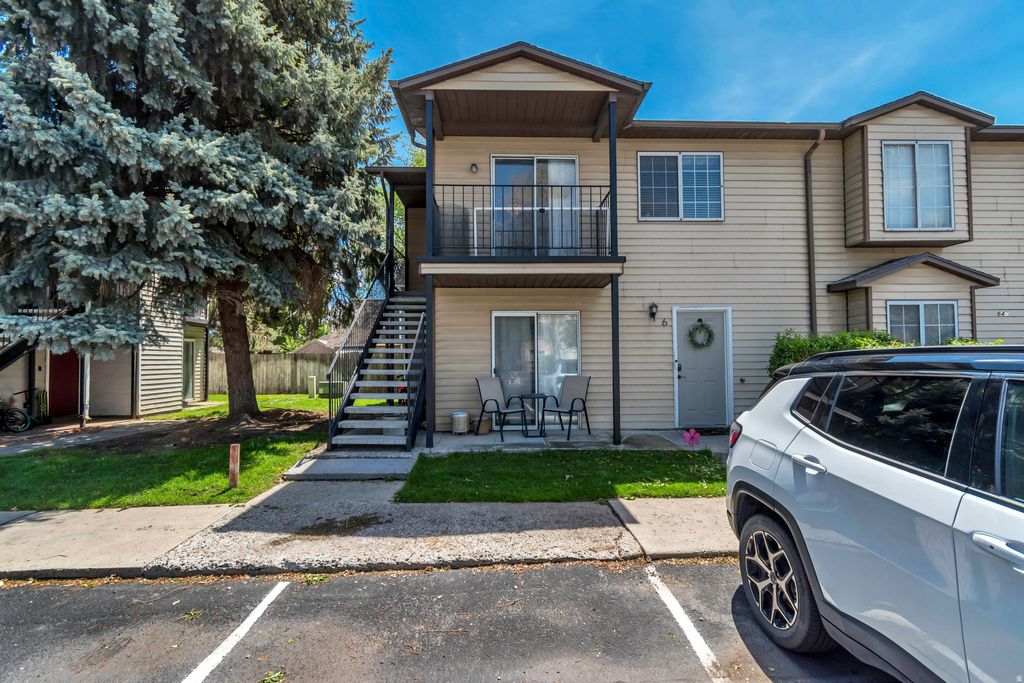 Photo of 647 S 500 W #8, Provo, UT 84601 (MLS # 2157149)