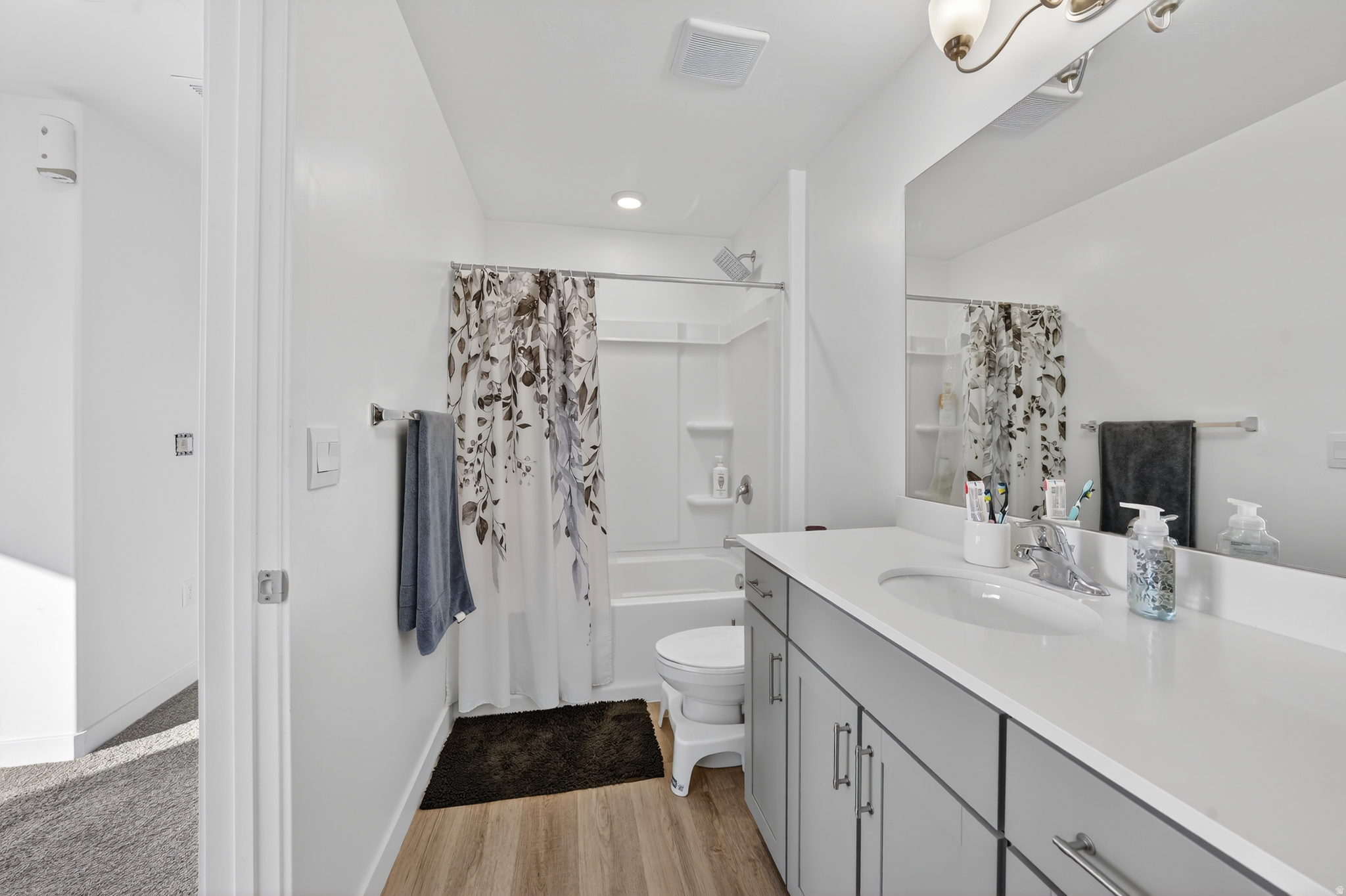 EAGLE POINT TOWNHOME - Residential