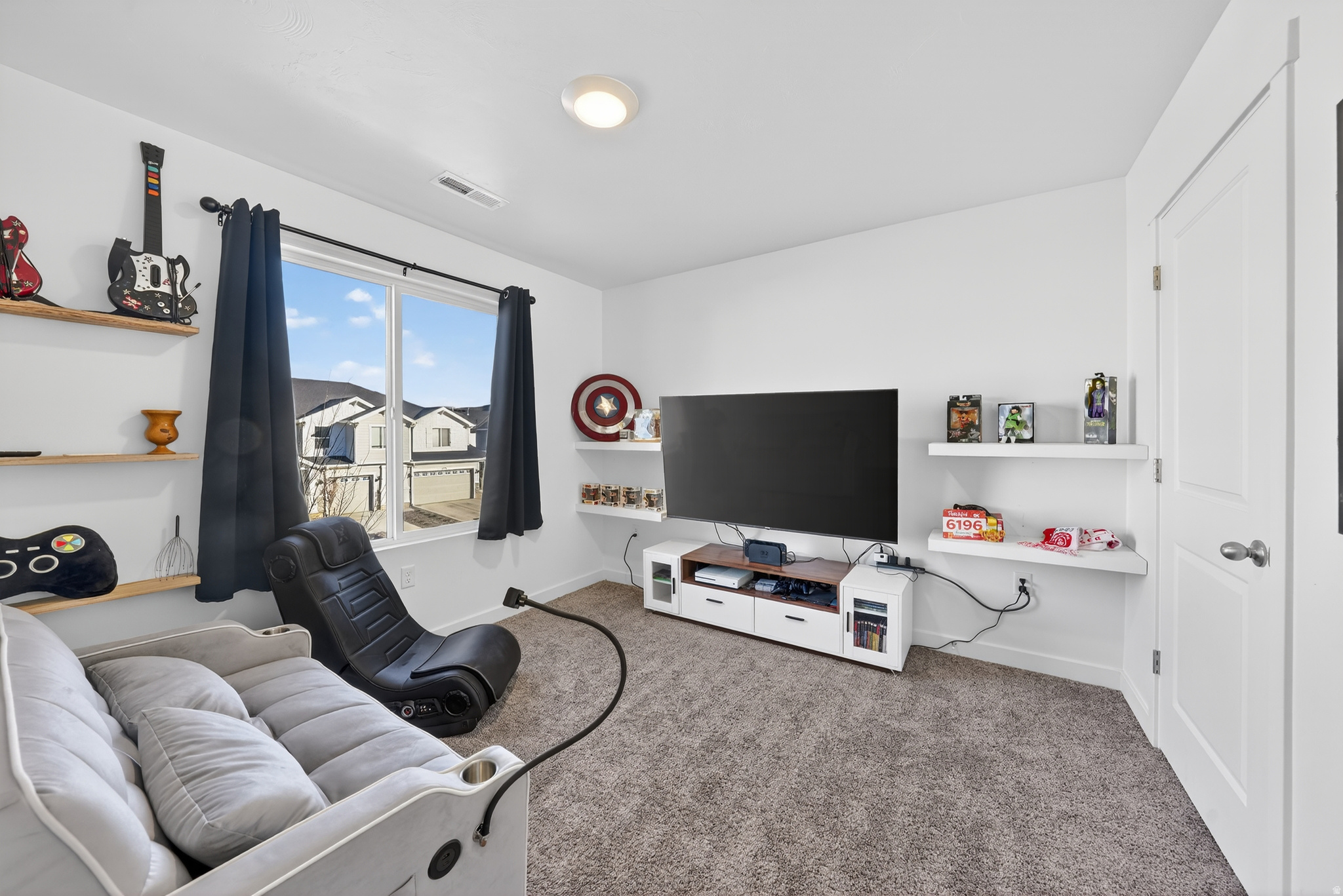 EAGLE POINT TOWNHOME - Residential