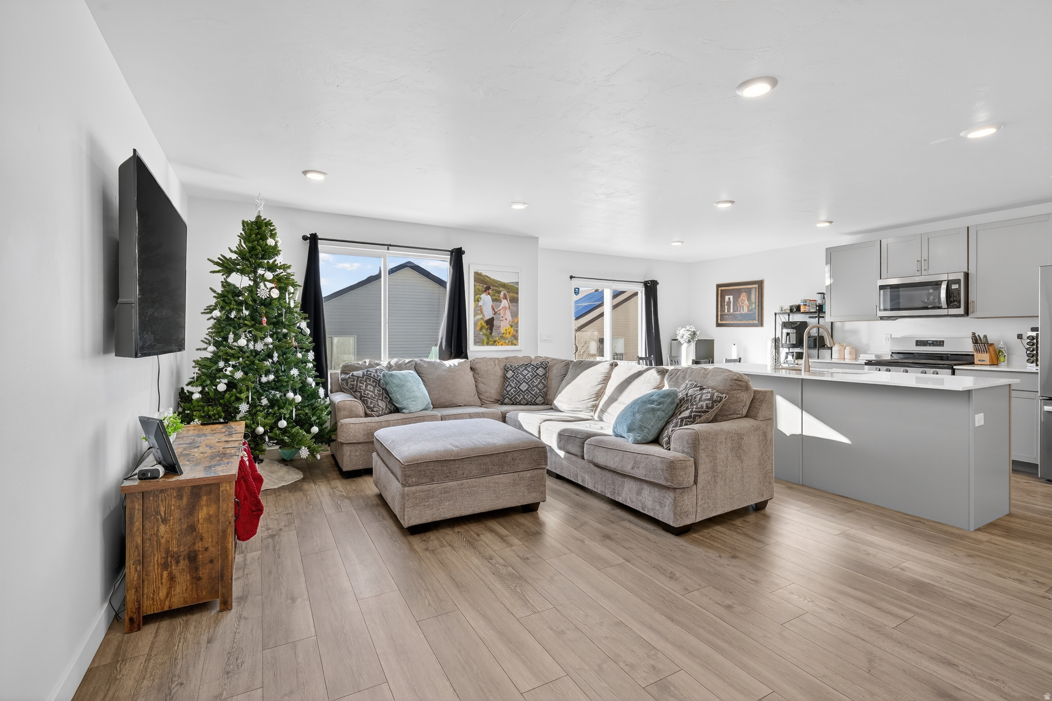 EAGLE POINT TOWNHOME - Residential