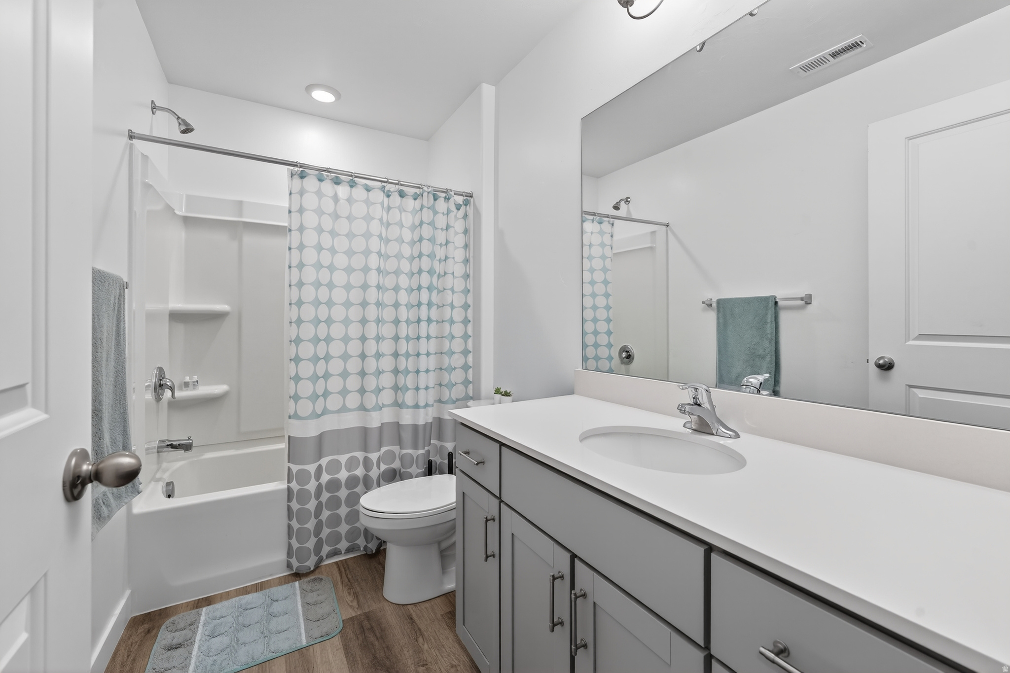 EAGLE POINT TOWNHOME - Residential