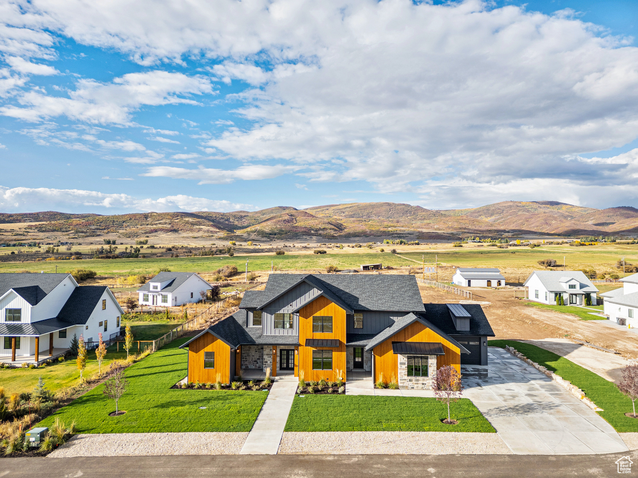 FARMHOUSE FLATS - Residential
