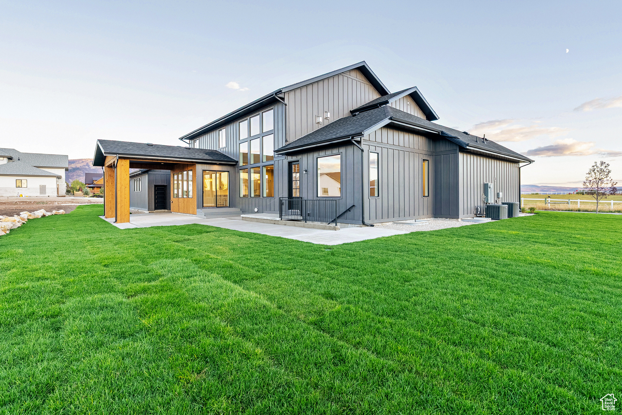 FARMHOUSE FLATS - Residential